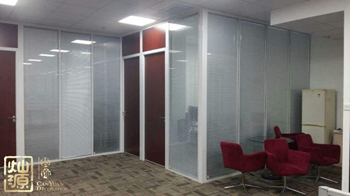全隔断办公室装修 全隔断办公室装修