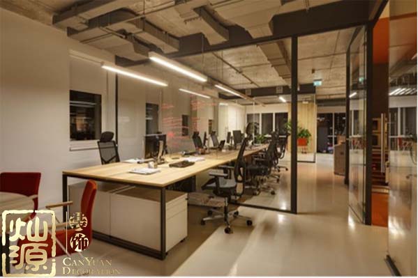 �ɽ��Ͱ칫��