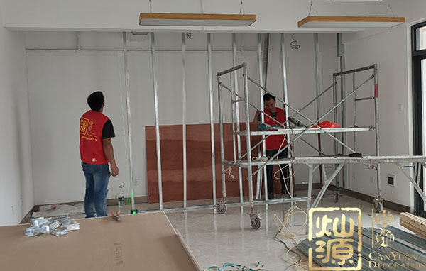 װ��ʩ���ֳ�