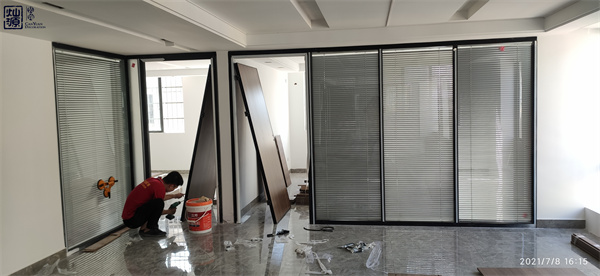 南宁办公室装修公司-灿源装饰施工现场 南宁办公室装修公司-灿源装饰施工现场